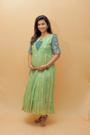 LIGHT GREEN