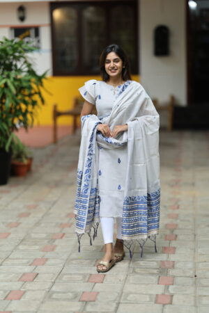 White cotton kurti with blue handblock prints and matching dupatta – Aayizhai Fashions.