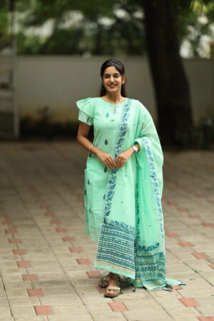 "Pastel green cotton kurti top with blue handblock dupatta – Aayizhai Fashions"