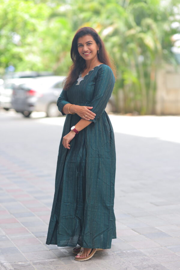 Teal green striped cotton maternity maxi dress with scalloped neckline – Aayizhai Fashions